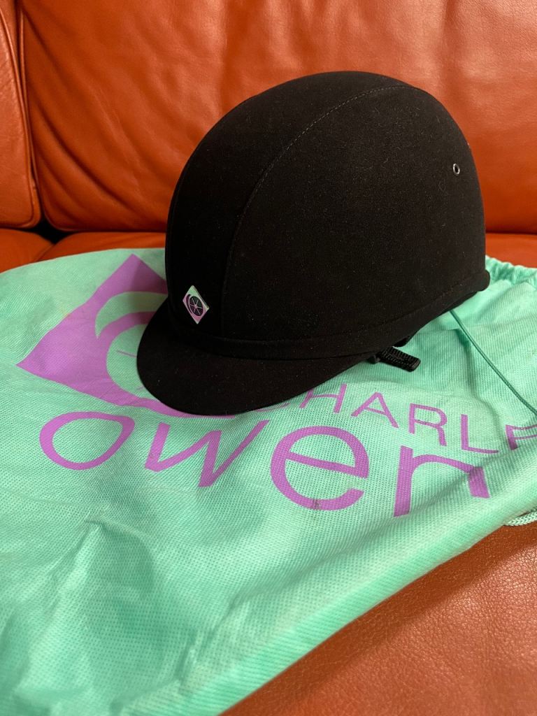 Charles Owen YR8 riding hat size 55 (6 and 3/4) - Great condition!