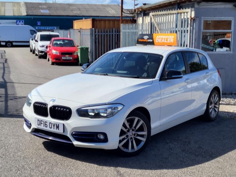 2016 BMW 1 Series 118d Sport 5dr TOP SPEC HATCHBACK Diesel Manual