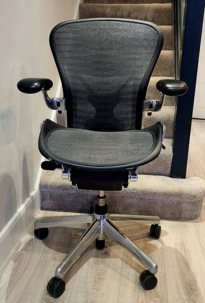 Herman miller aeron B fully loaded office desk chair posture fit tuxedo mesh polished frame
