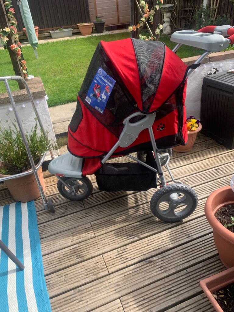 Pet stroller/pram with rain cover