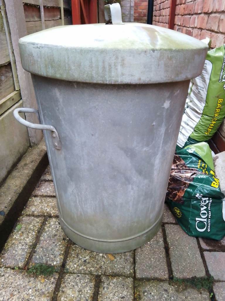 Large Galvanised Metal Bin with Lid – Fair Condition