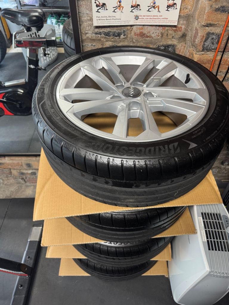 Genuine Audi alloys 17” 