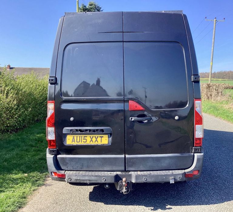 NV400  Nissan , Black long wheel base 