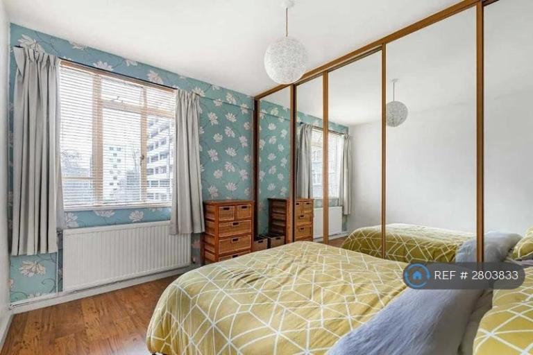 3 bedroom flat in Newbury House, London, W2 (3 bed) (#2803833)