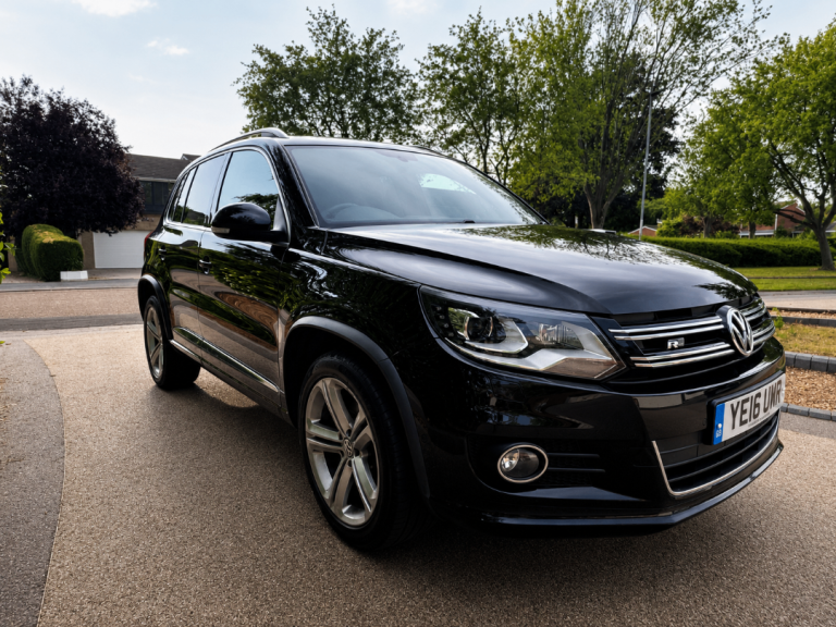 Volkswagen Tiguan R-Line Automatic | 2 Owner | Full Service History | Long MOT