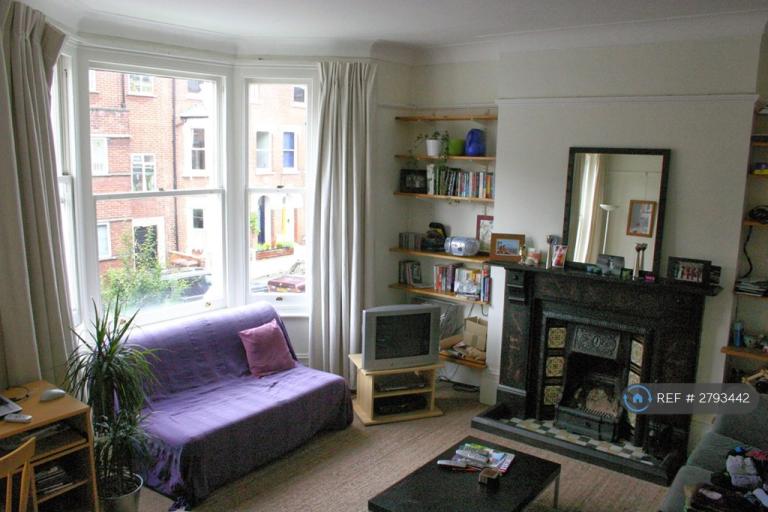 1 bedroom flat in Mackeson Road, London, NW3 (1 bed) (#2793442)
