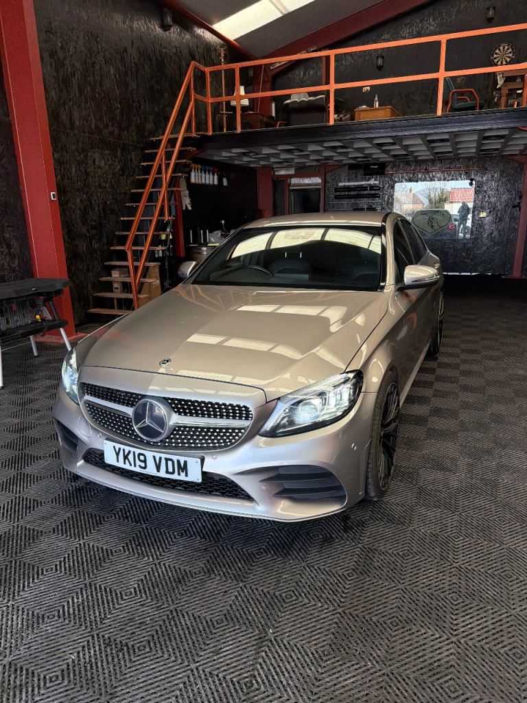 Mercedes-Benz C220d AMG Line 2019 (W205 Facelift) 