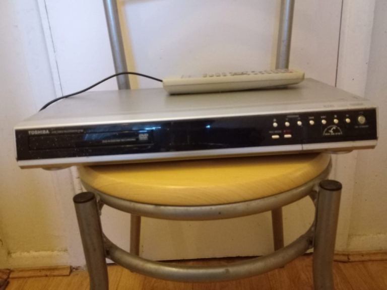 Toshiba DVD video recorder-R160