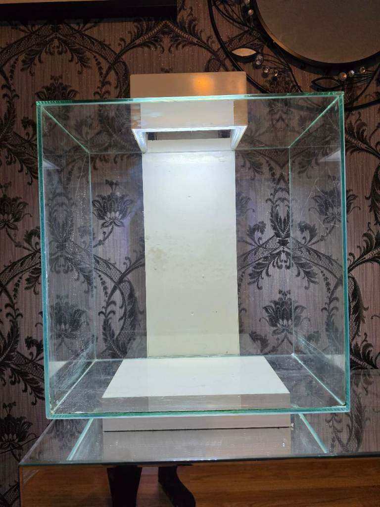 Fluval Edge tank w/ accessories