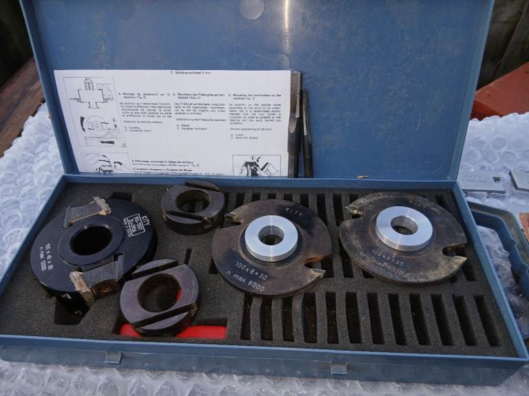 KITY SPINDLE MOULDER CUTTER BLOCK & CUTTERS