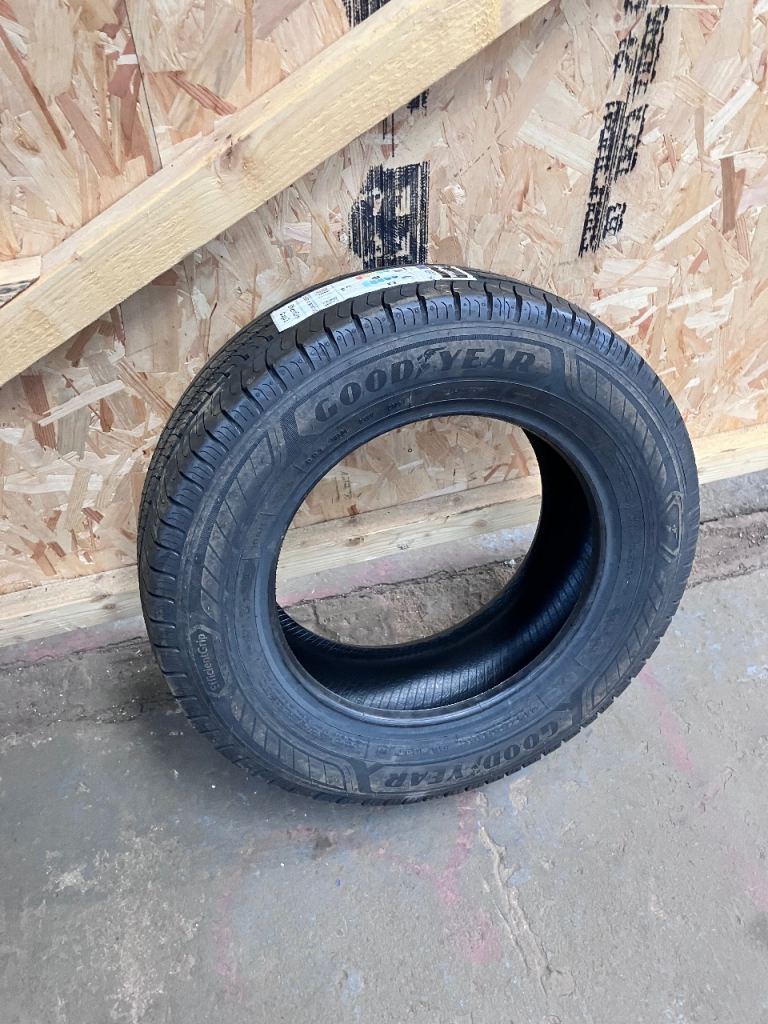 215/65/16C Goodyear efficient grip cargo 2 Brand new 