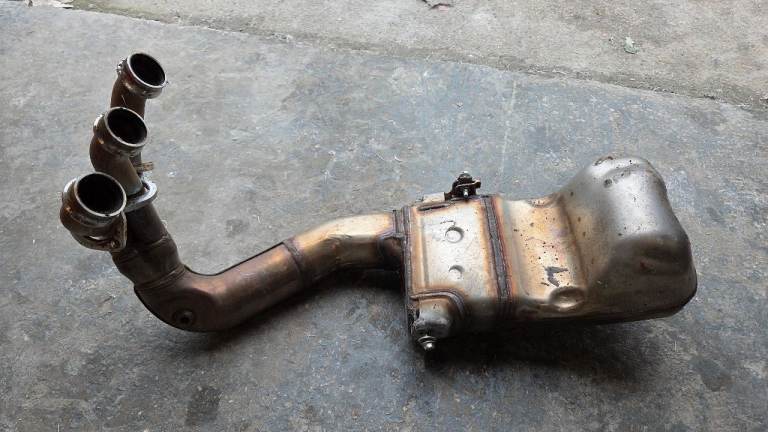 Yamaha mt09 exhaust
