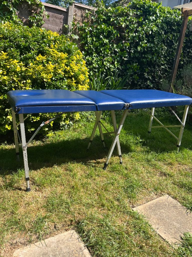 Massage table 