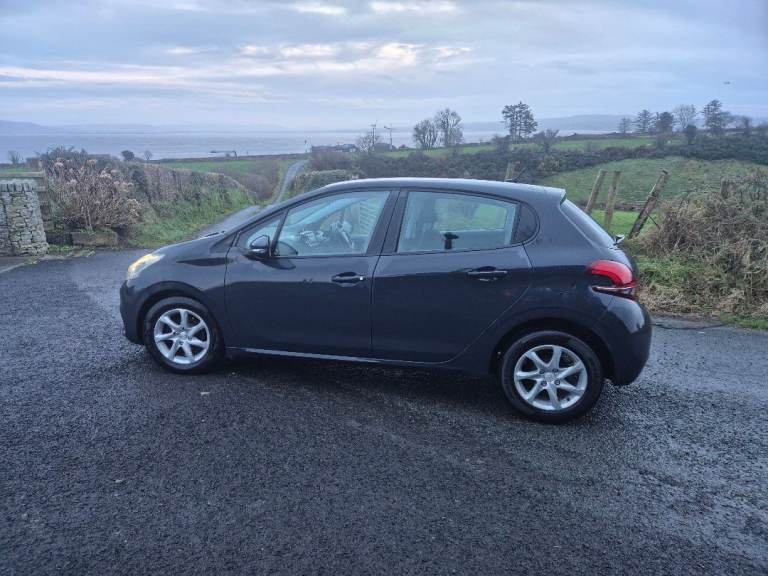 Peugeot, 208, Hatchback, 2016, Manual, 1199 (cc), 5 doors