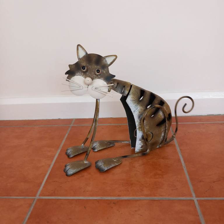 Metal cat ornament / garden decor