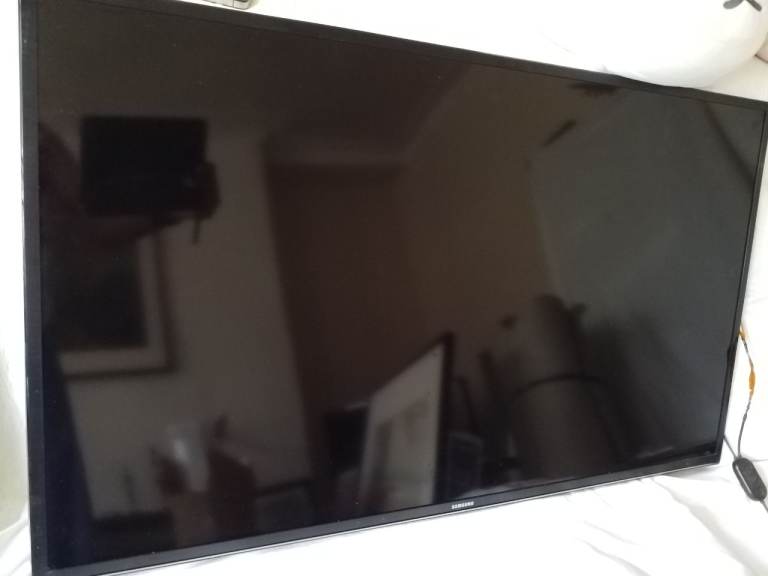 SAMSUNG 5K SMART TELEVISION.