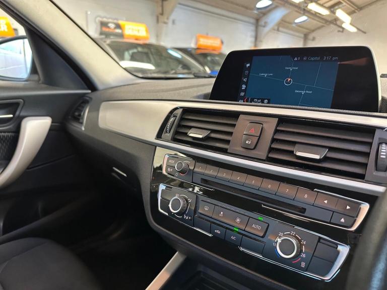 BMW 1 SERIES 1.5 118i SE Euro 6 (s/s) 5dr 2018