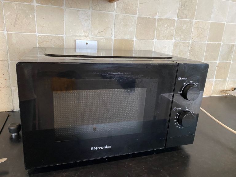 EMtronics Black Microwave Oven – Good Working Order