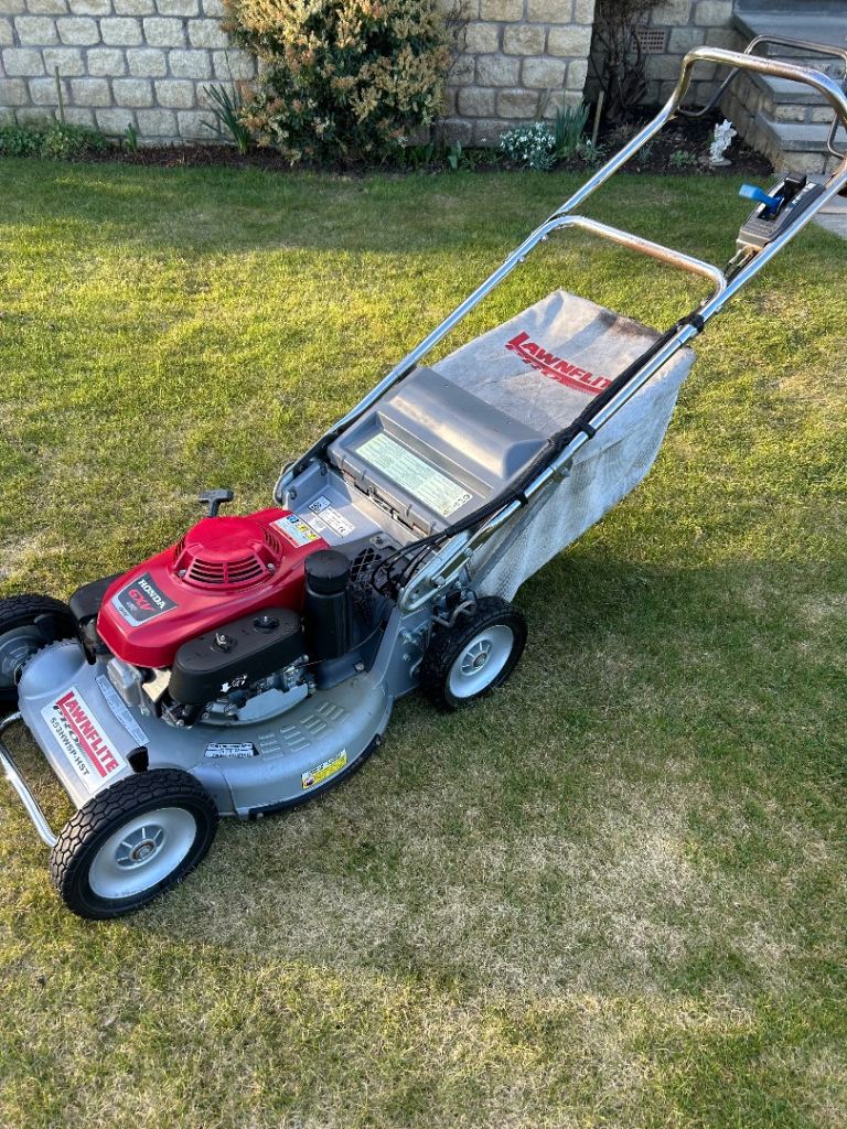 Honda Hydrostatic Drive Lawnflite Pro 553 