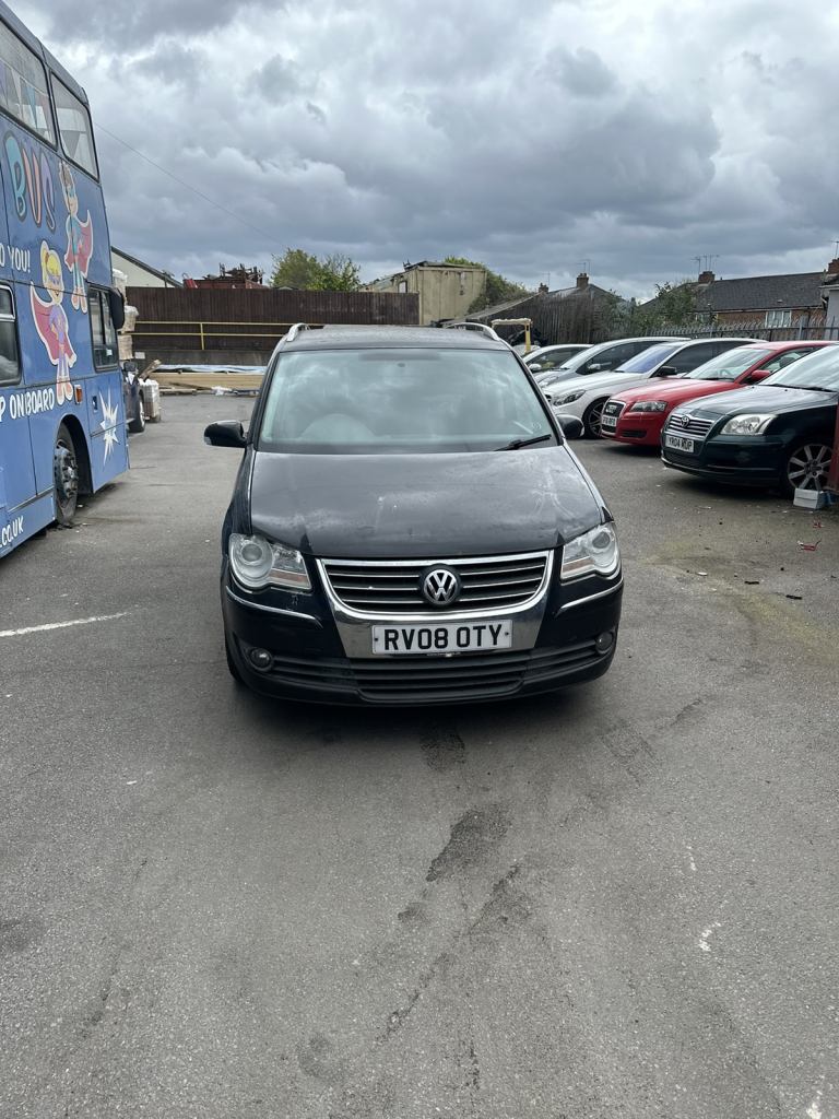 Vw touran breaking spares parts 1.6 1.9 2.0 tdi fsi bgu bxe bkd black