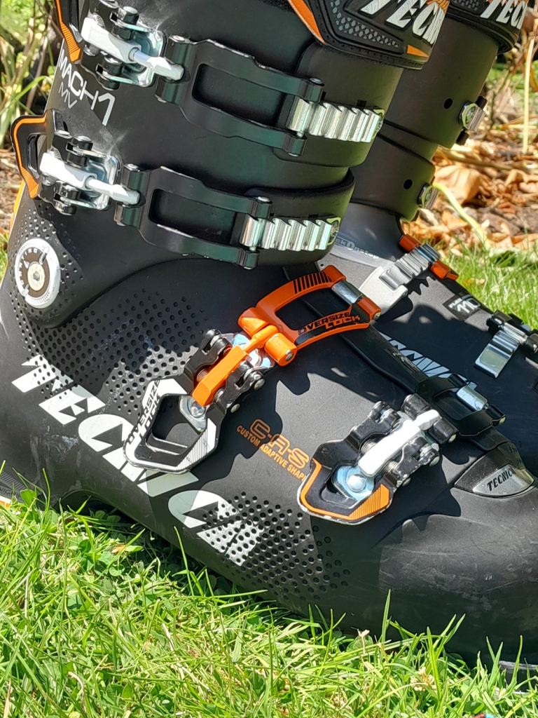 TECNICA MACH 1  MV Size 27/27.5 Ski Boots