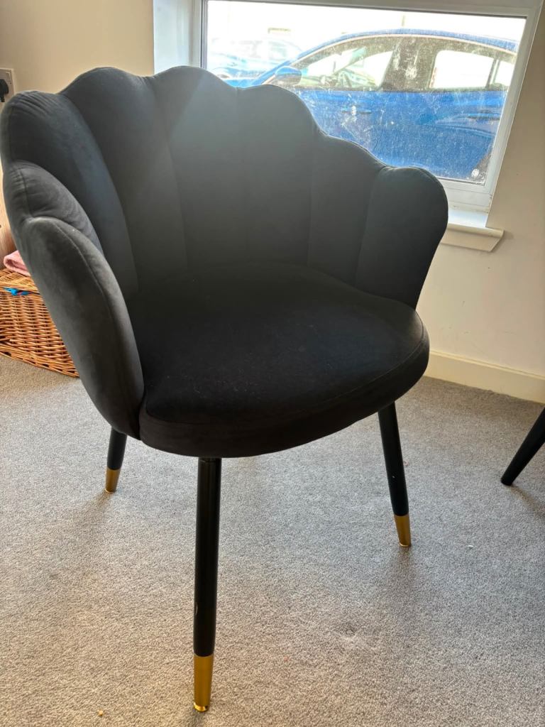 Table & Set of 3 Velvet Shell Dining Chairs – Grey, Good Condition