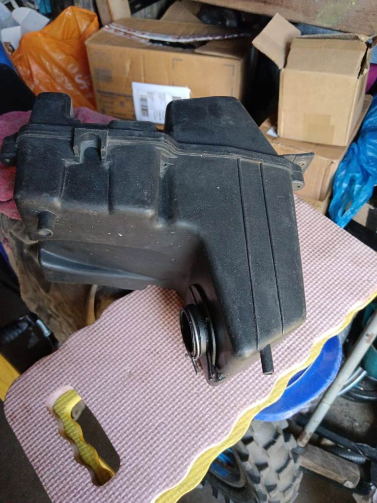 Aprilia rs 50 air filter box 