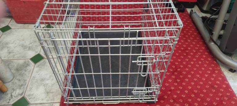 Dog/cat crate 18" x 24" x 20" high vgc