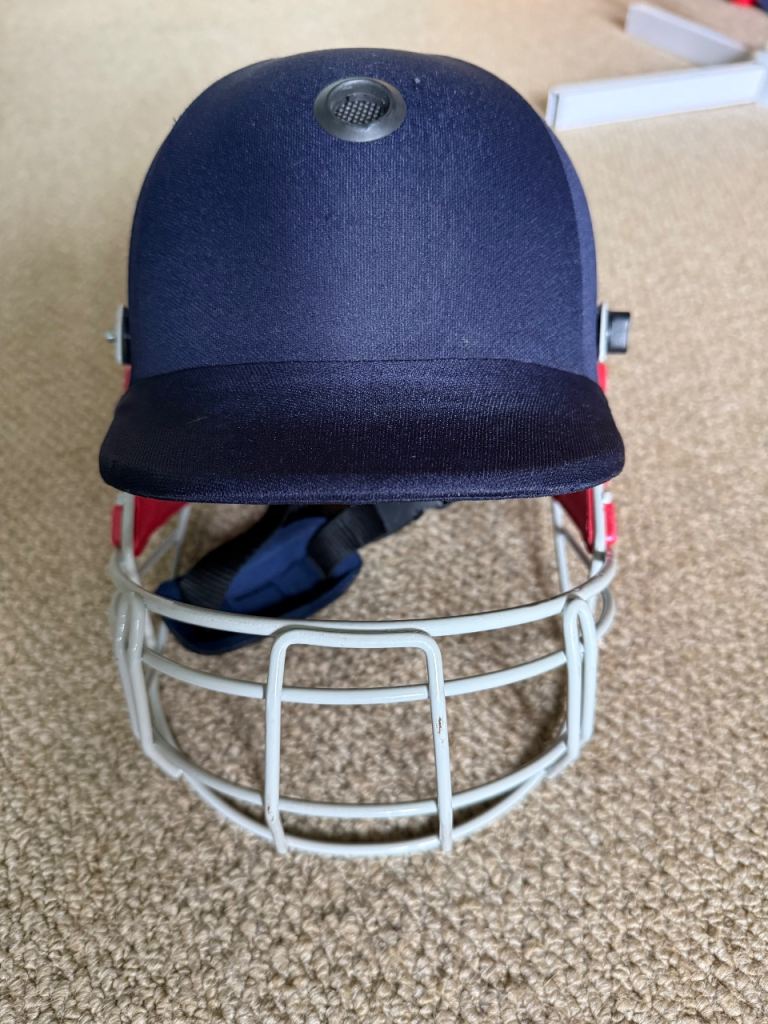 Readers cricket helmet junior 