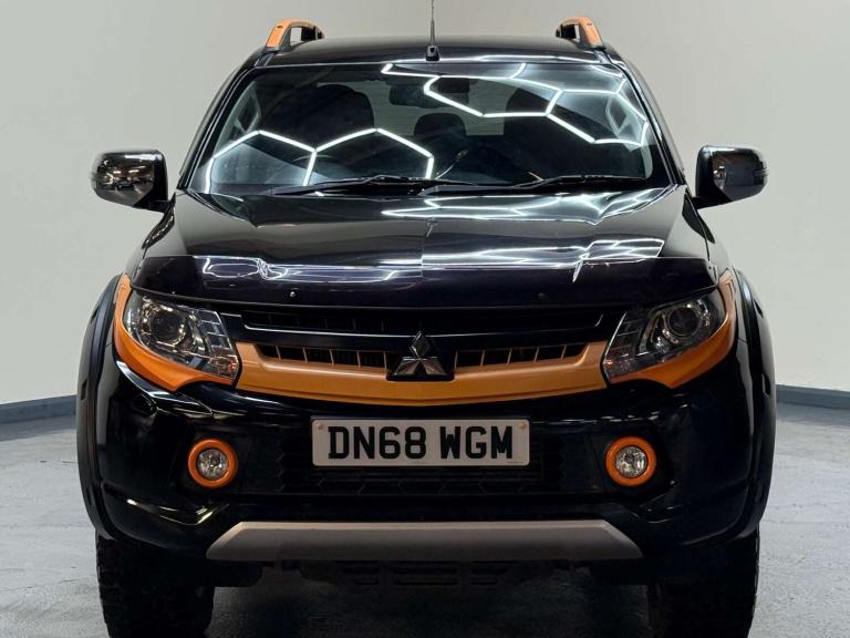 2018 Mitsubishi L200 2.4 L200 Barbarian SVP II DI-D Auto 4WD Pickup Diesel Automatic