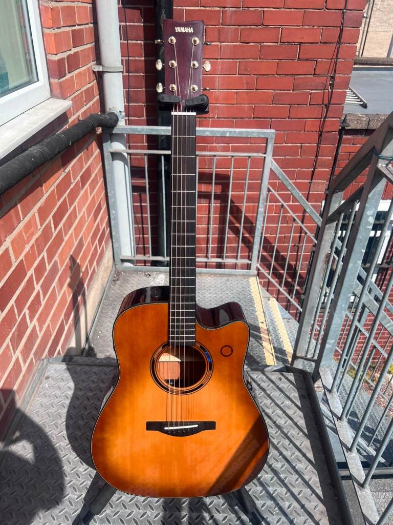 Yamaha TransAcoustic TAC3 C Sunburst Acoustic Guitar - excellent Condition