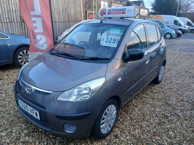 Hyundai i10, New Mot, Very low miles 