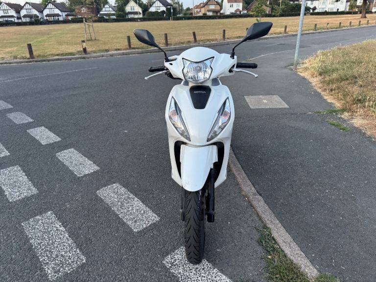 Honda, VISION, 2024,white  110 (cc) not PCX 