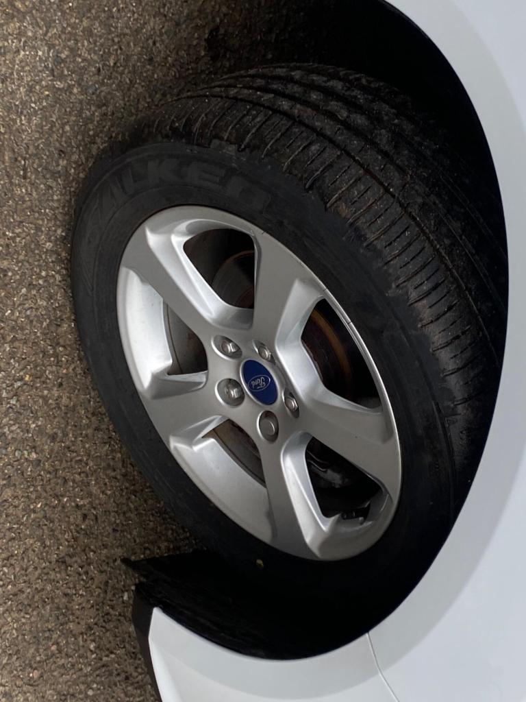 2014 Ford Focus 1.0 EcoBoost Zetec Navigator 5dr HATCHBACK PETROL Manual