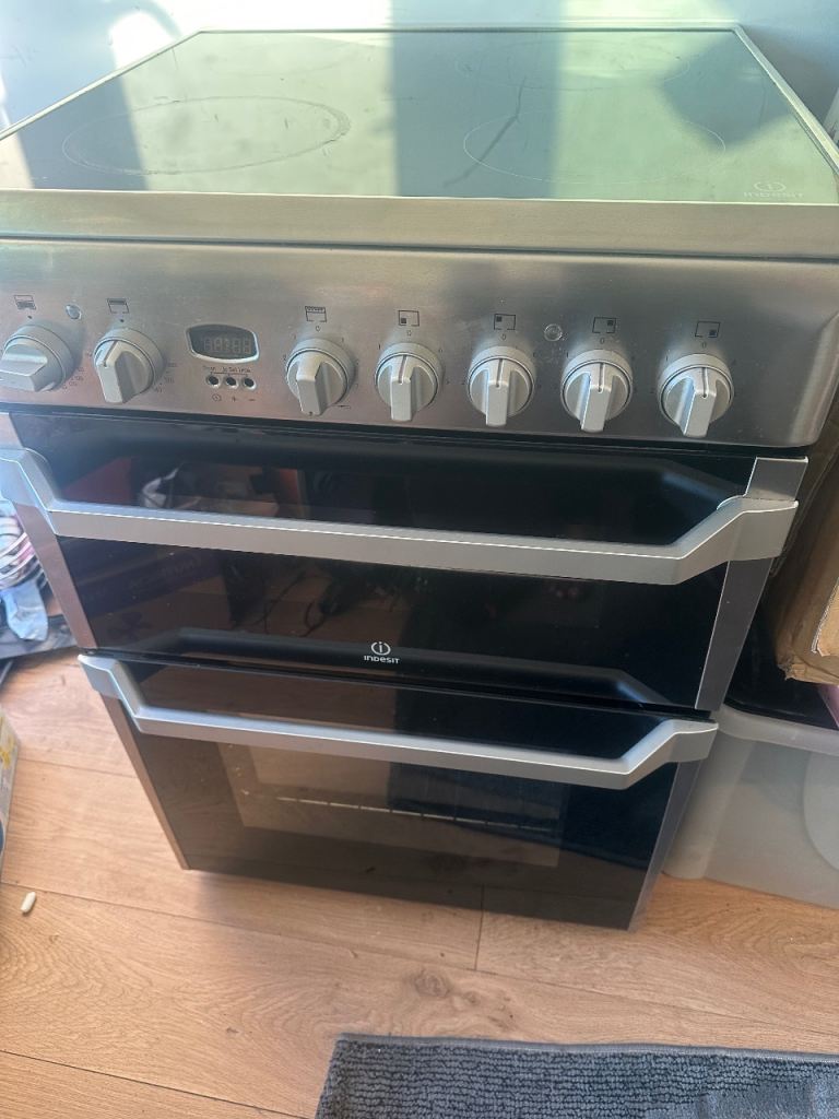 RADE A3 - Indesit ID60C2X 60cm Double Oven Electric Cooker with Ceramic Hob - Stainless Steel