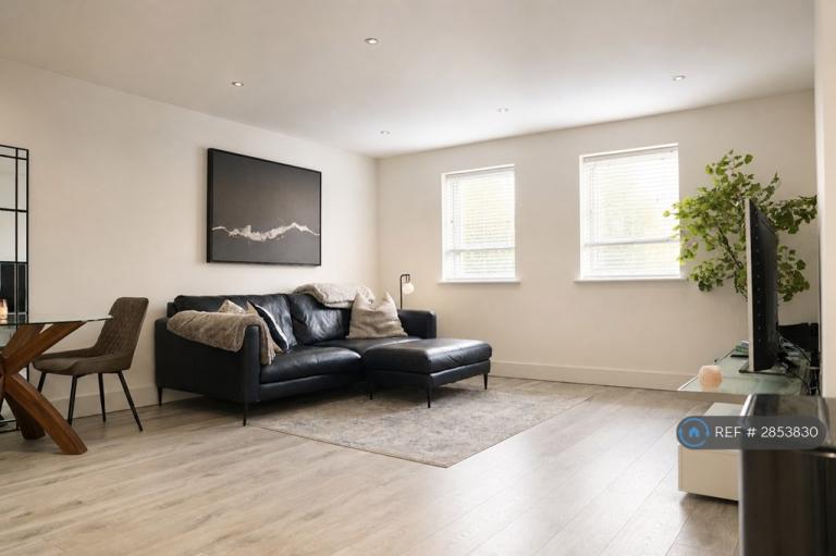 2 bedroom flat in South Park Hill Road, South Croydon, CR2 (2 bed) (#2853830)