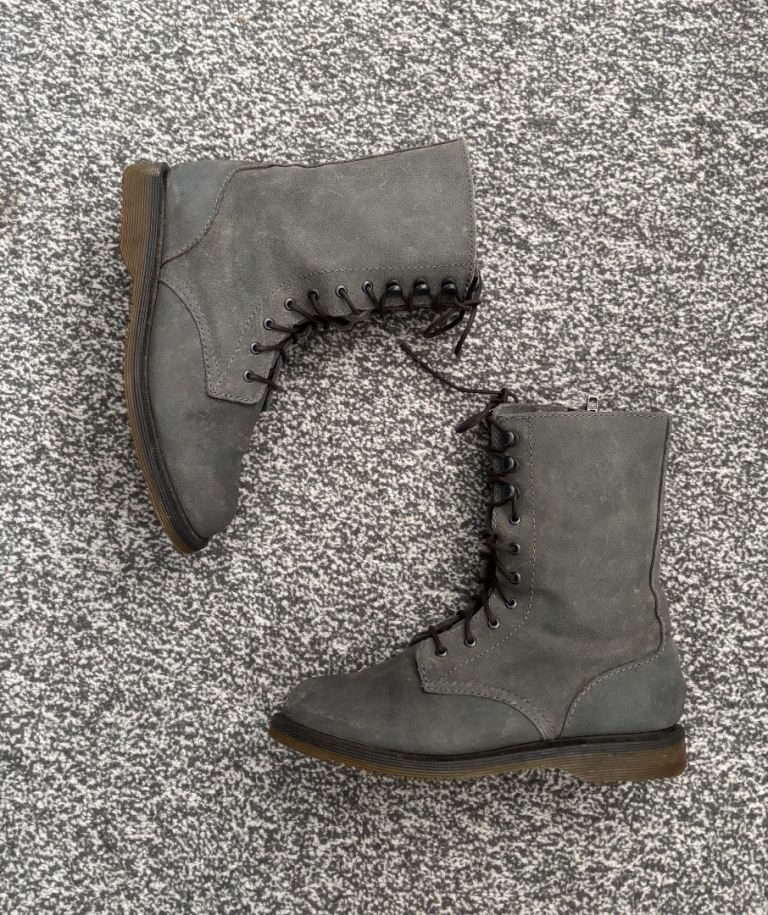 Dr Martens Carli Charcoal 10-Eye Grey Suede Boots Size 4