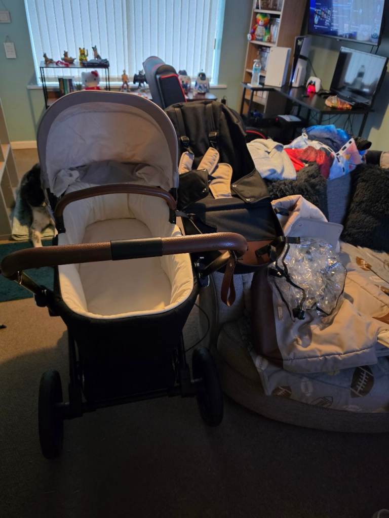 Mamas & Papas Ocarro Pushchair with Carrycot and Accessories