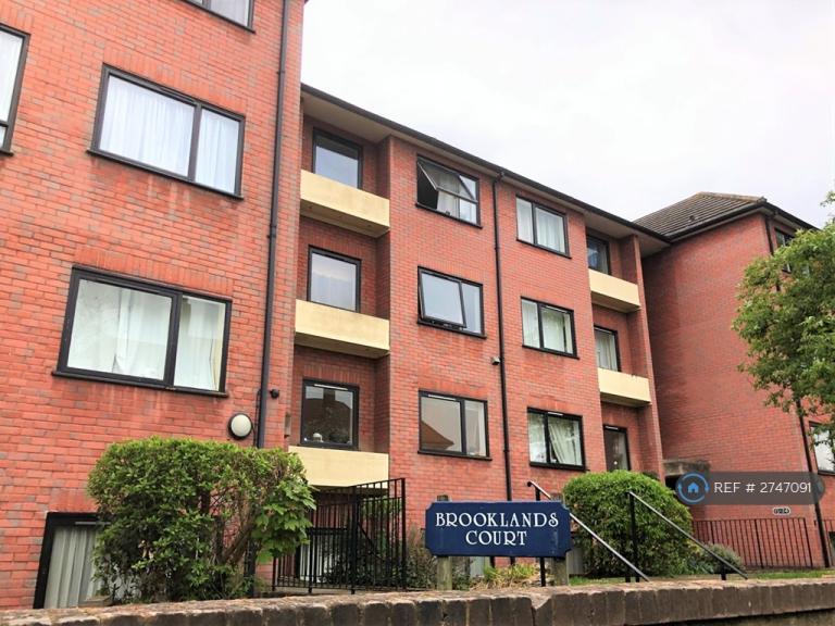 3 bedroom flat in Surbiton Road, Kingston Upon Thames, KT1 (3 bed) (#2747091)