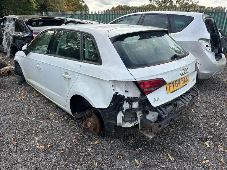 2014 AUDI A3 5 DOOR WHITE BREAKING SPARES PARTS 