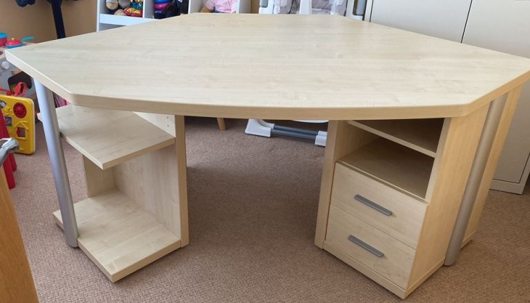 Corner Desk