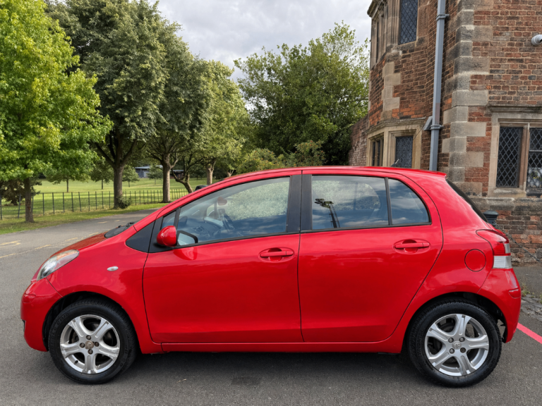 TOYOTA YARIS TR 1.3 PETROL 2010 10 REG MANUAL 98K £35 ROAD TAX PER YEAR 