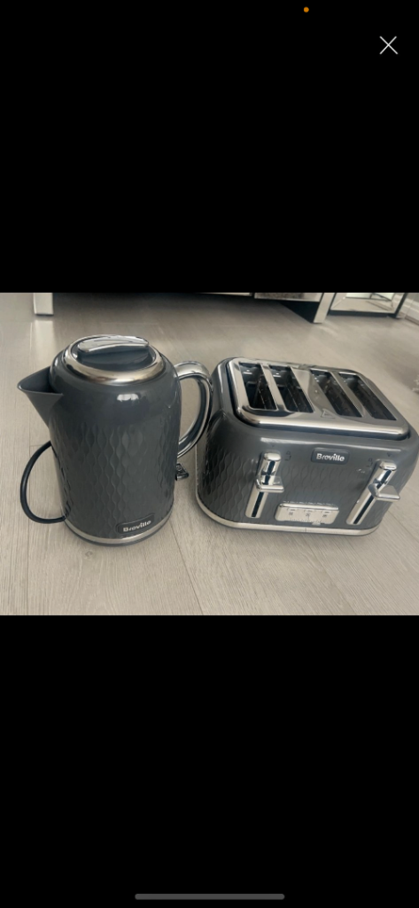 Breville kettle and toaster set (grey)