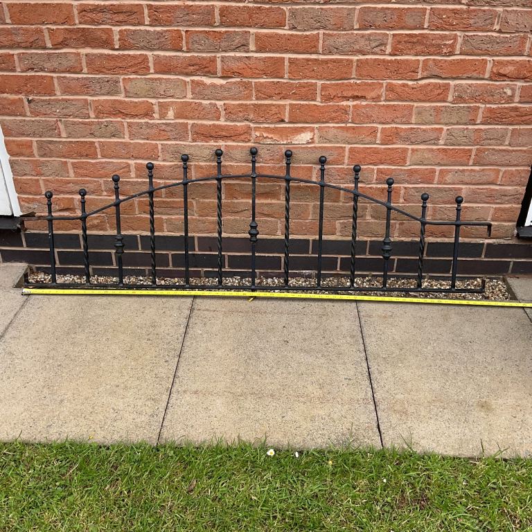 Outside heavy wrought iron wall topper all the sizes are in the photos can deliver 
