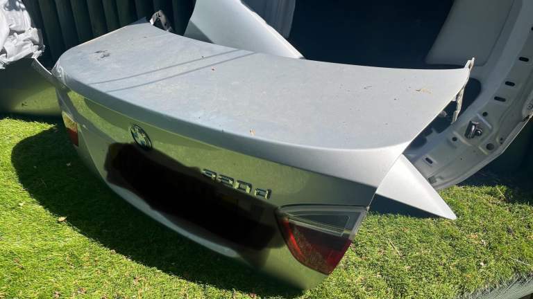 BMW 3 Series E90 Saloon Boot Lid Excellent condition 