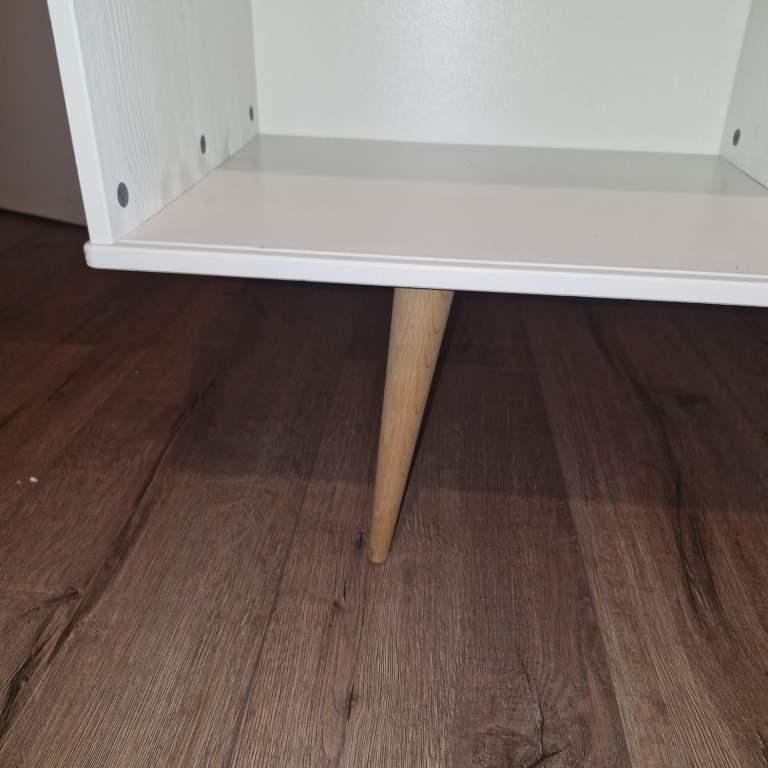 White loaf tv stand/ sideboard 