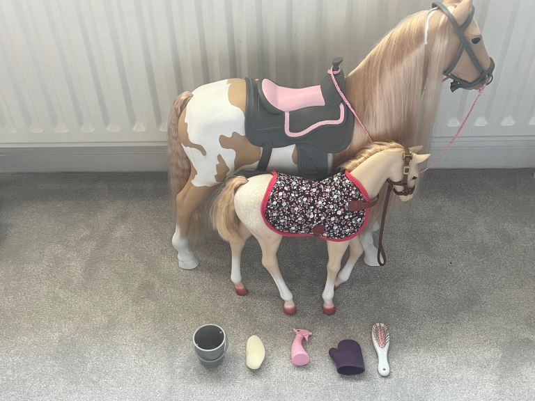 Our Generation Horse and Palomino Foal