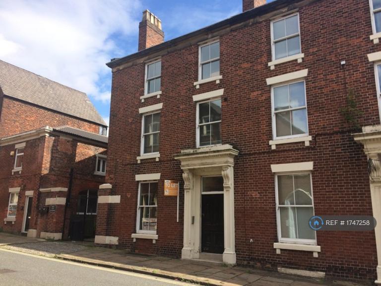 2 bedroom flat in Waltons Parade, Preston, PR1 (2 bed) (#1747258)