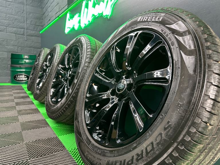 Range Rover Evoque Discovery Sport FL2 18” Powder coated Black alloy wheels & 6/7mm+ Pirelli’s!