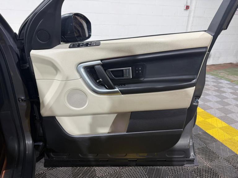 2017 Land Rover Discovery Sport 2.0 TD4 HSE Luxury Auto 4WD Euro 6 (s/s) 5dr ESTATE Diesel Automatic